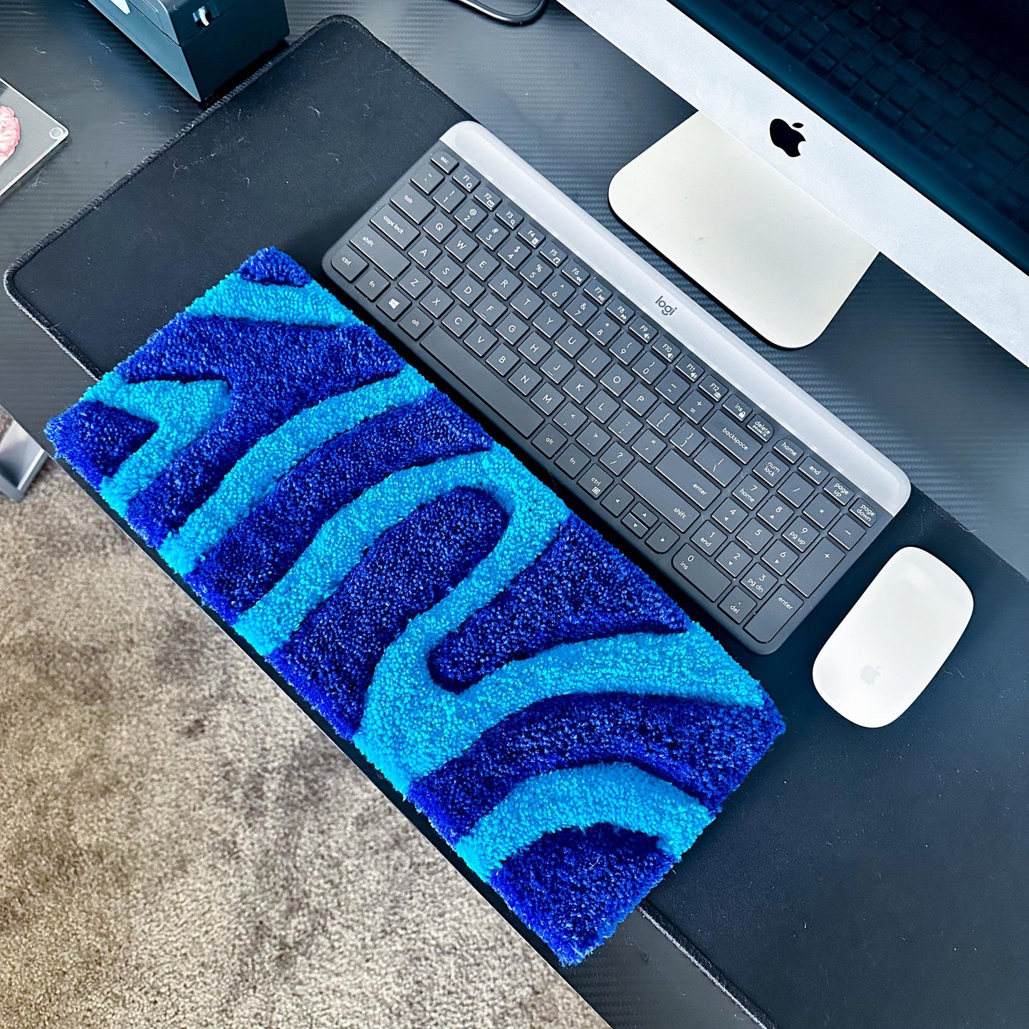 Wavy Blue Keyboard Tufted Rug
