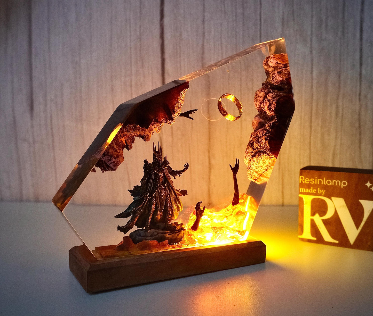 Diorama Ring Resin lamp