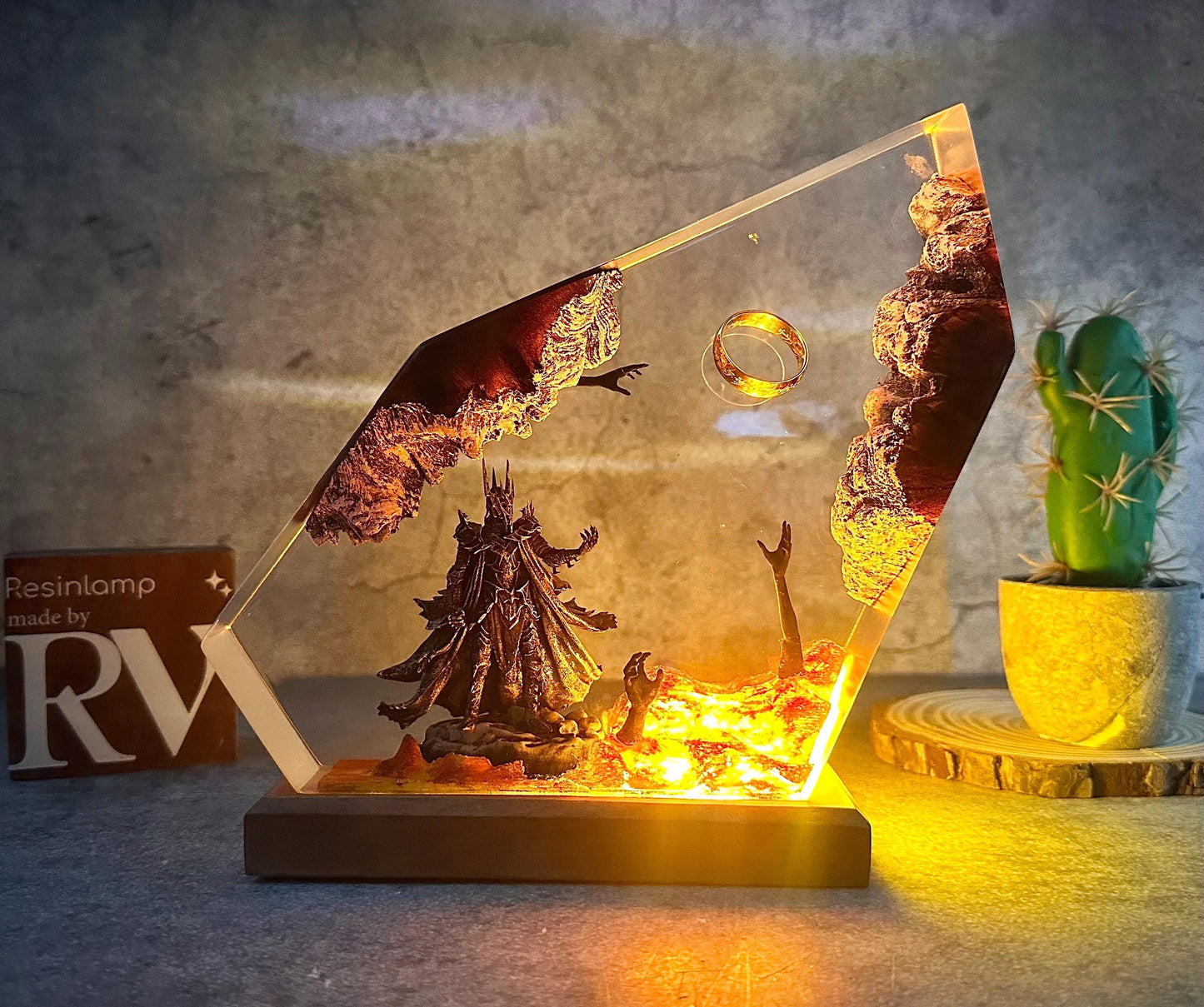 Diorama Ring Resin lamp