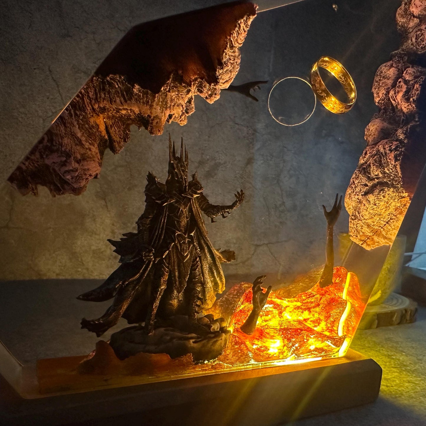 Diorama Ring Resin lamp